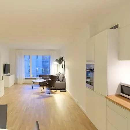 The Is Bright Modern With A Spacious Living Room, Two Bedrooms And A Balcony Overlooking The Common Yard. * Copenhagen